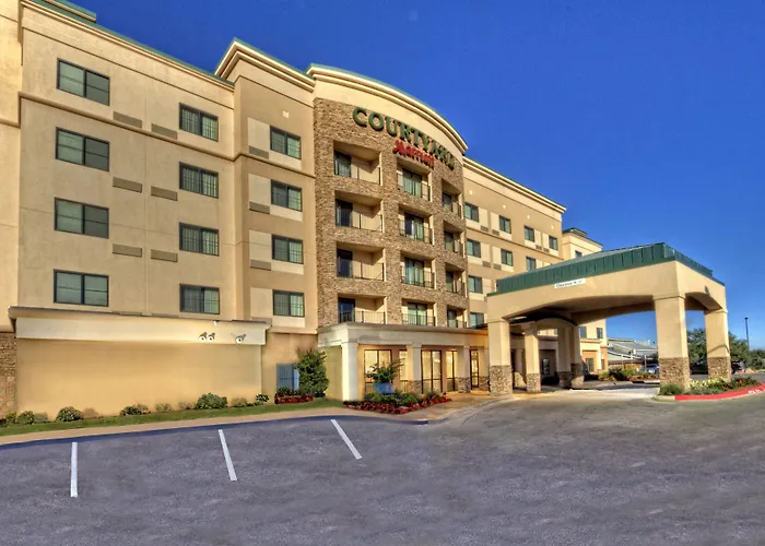 Courtyard By Marriott Midland Hotel
