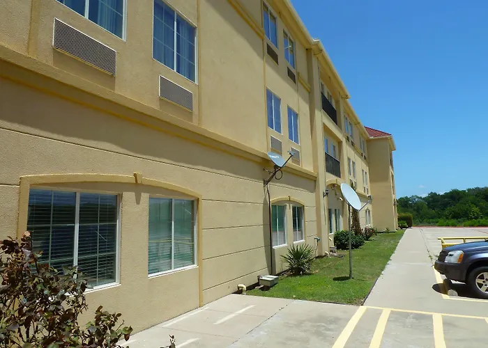 Americas Best Value Inn - Gun Barrel City