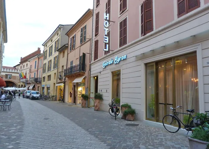 Hotel Centrale Byron Rávena