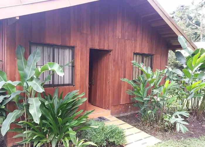 Cabinas La Catarata La Fortuna