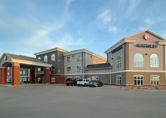 Ramada By Wyndham Weyburn Hotel