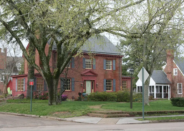 Williamsburg Manor B&B