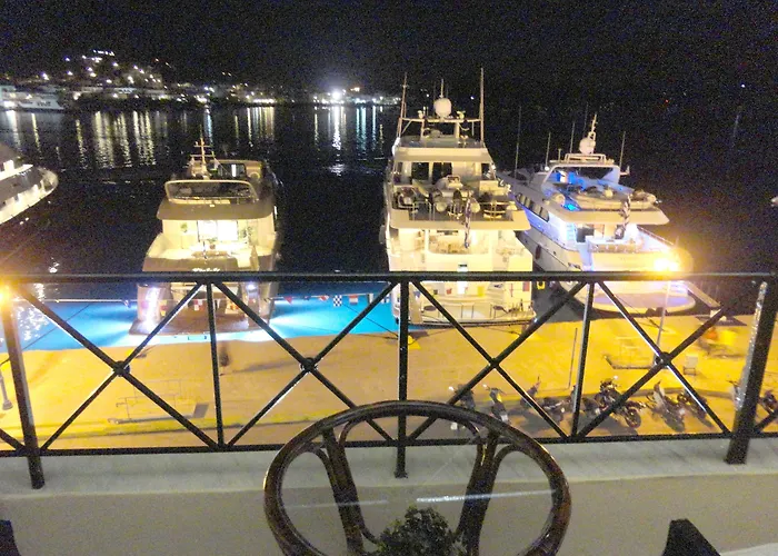 The Manessi City Boutique Hotel Poros Town