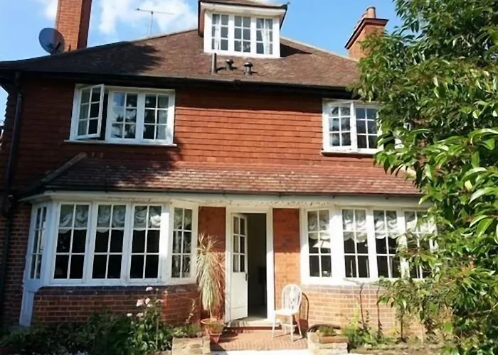 Rosemead Guest House Claygate