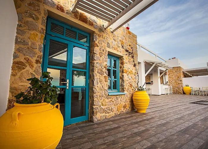 Nautilus Dome Hotel Fira 