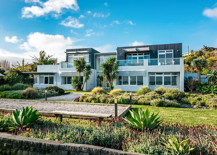 Waiheke Waterfront Lodge Oneroa
