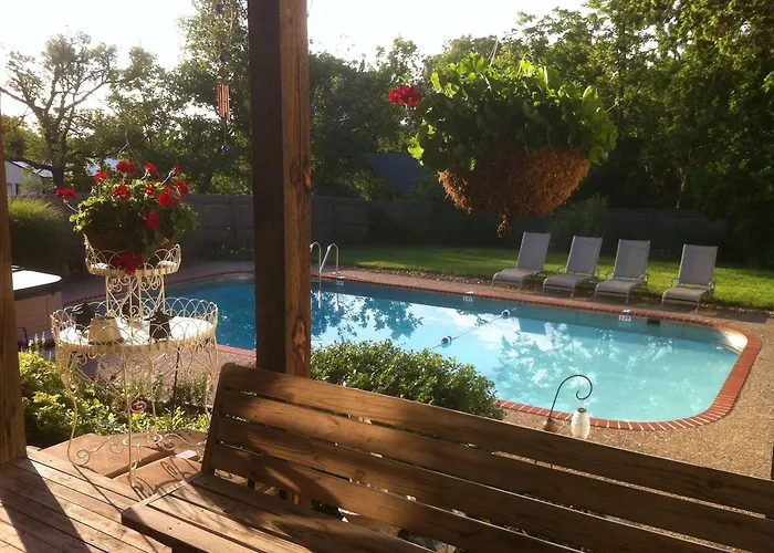 The Hiding Place Bed And Breakfast Warrenton