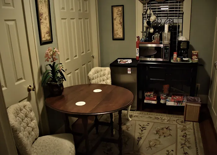 The Hiding Place Bed And Breakfast Warrenton