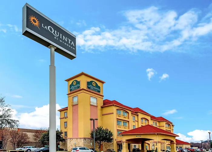 La Quinta By Wyndham Dfw Airport West - Bedford Hotel