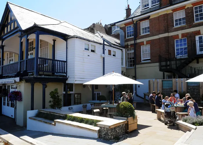 Royal Hotel Deal