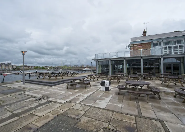 The Ship & Trades Hotel Chatham 