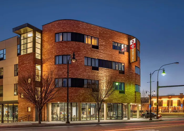 Best Western Plus Philadelphia Airport South - At Widener University Chester
