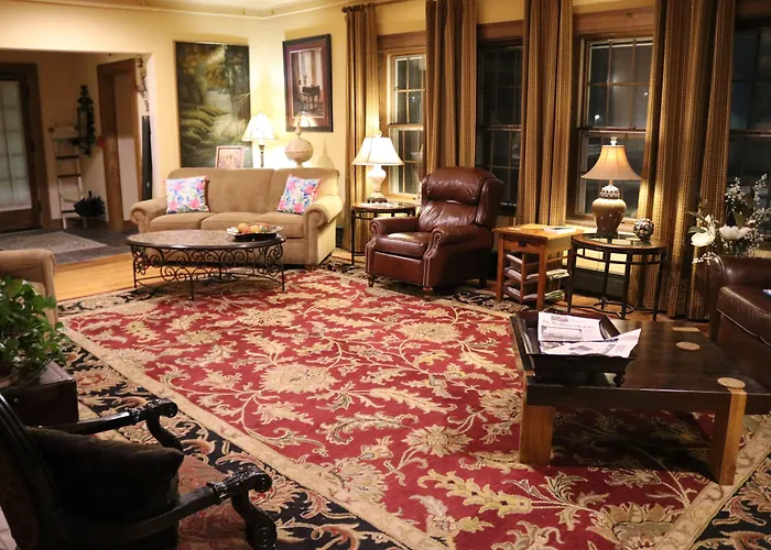 Iowa House Ames Bed And Breakfast