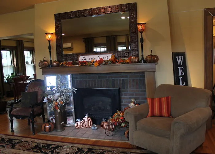 Iowa House Ames Bed And Breakfast