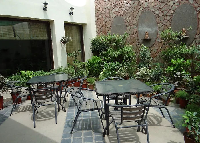 Ratnawali - A Vegetarian Heritage Hotel Jaipur
