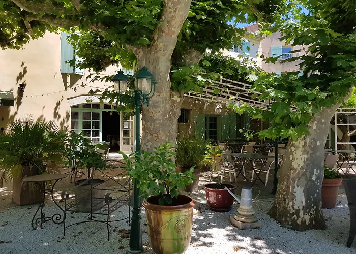 Logis Hotel La Ferme Avignon