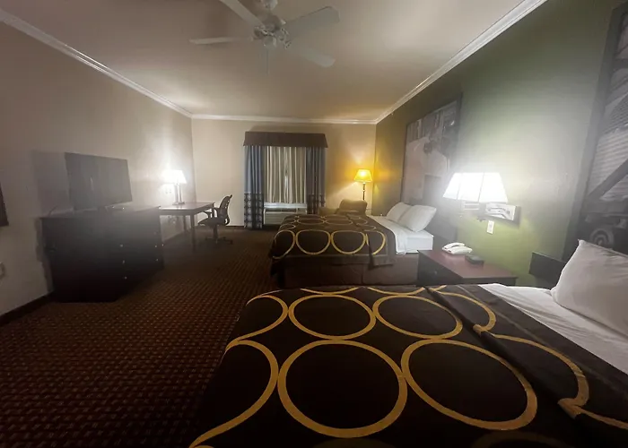 Super 8 By Wyndham Iah West/Greenspoint Aldine
