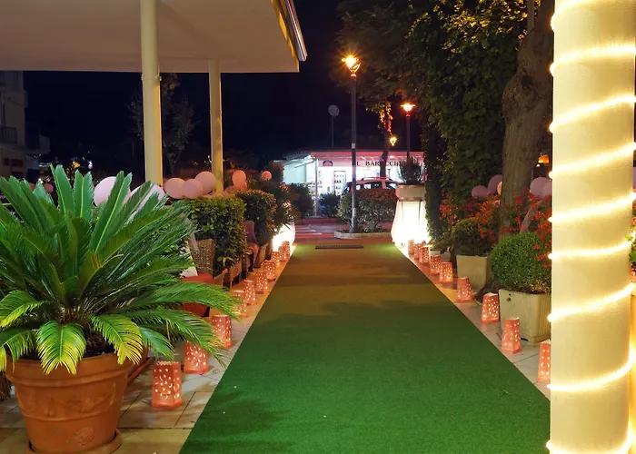 Hotel River Fronte Mare Con Piscina Rimini