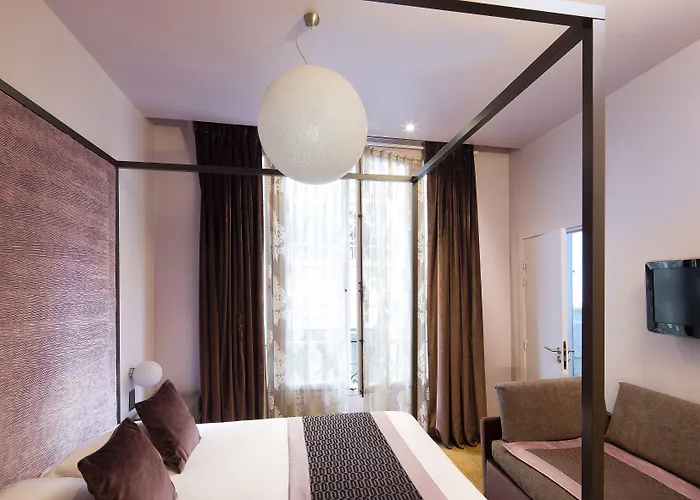 Hotel Louvre Bons Enfants París