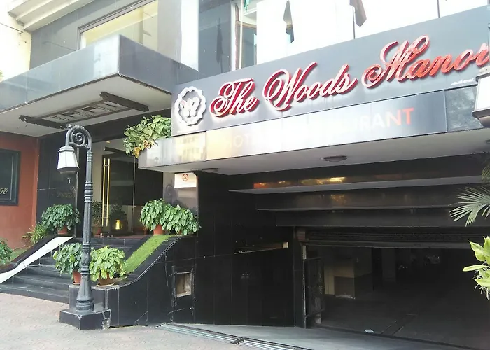 The Woods Manor Mg Road Hotel Kochi