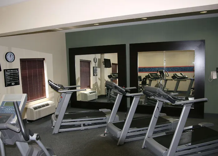 Hampton Inn And Suites West Point