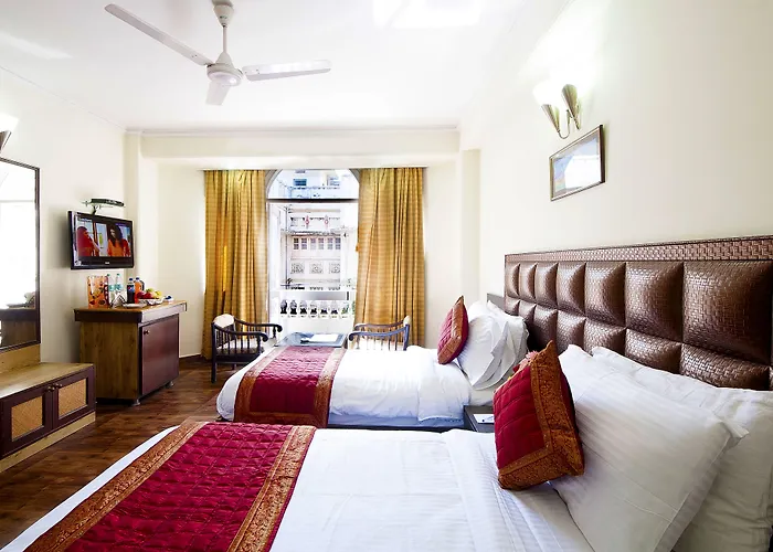 Capital O 2382 Hotel White House Continental Delhi 