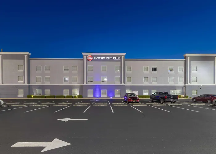 Best Western Plus Brunswick Inn & Suites