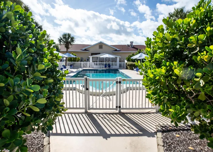 Island Sun Inn & Suites - Historic Venice & Beach Getaway
