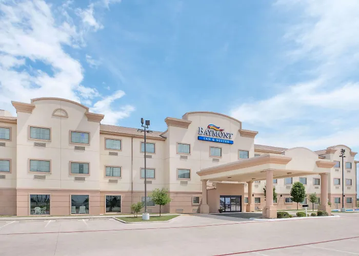 Baymont By Wyndham Snyder Hotel
