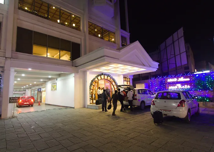 Hotel Abad Plaza Kochi