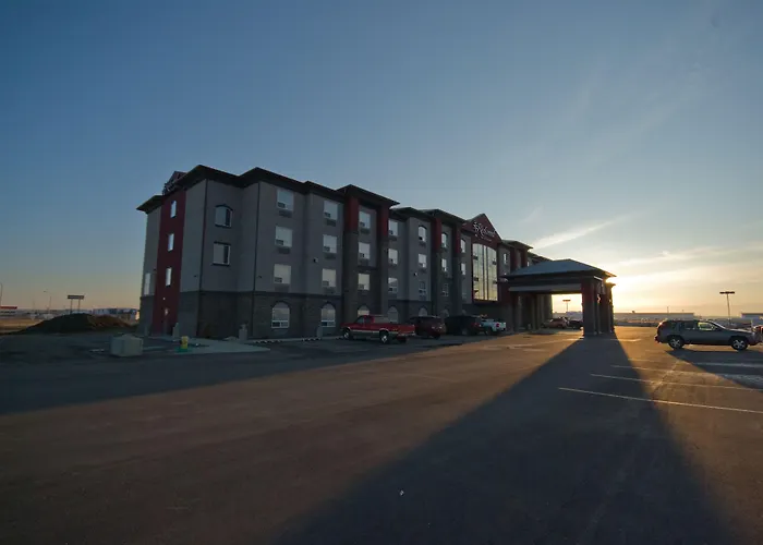 Redwood Inn & Suites Clairmont