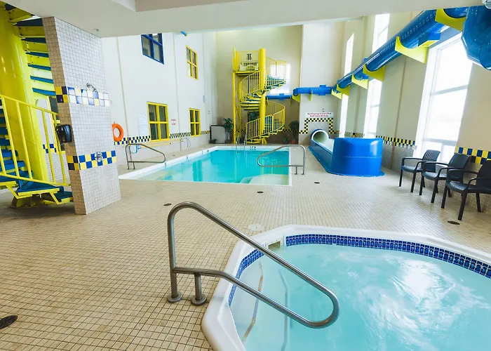 Redwood Inn & Suites Clairmont