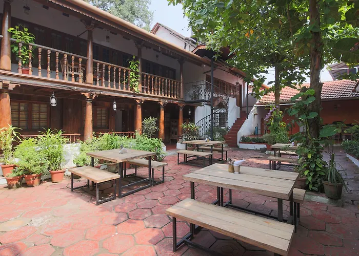 Rossitta Wood Castle Bed & Breakfast Kochi