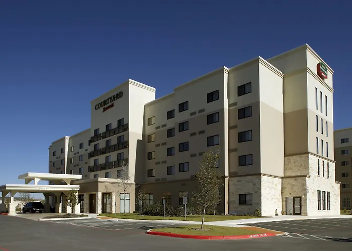 Hotel Courtyard By Marriott San Antonio Six Flags At The Rim