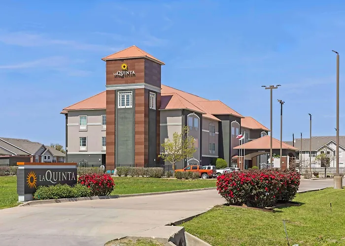 La Quinta By Wyndham Hillsboro Hotel