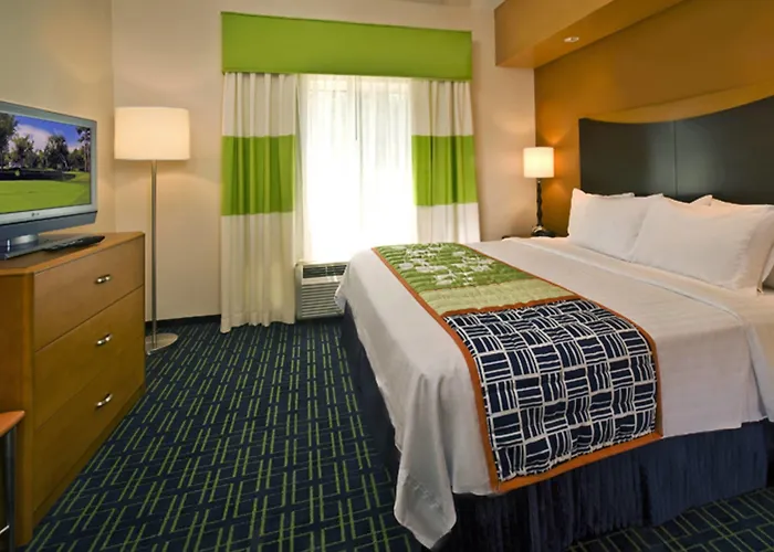Fairfield Inn & Suites Jacksonville West/Chaffee Point