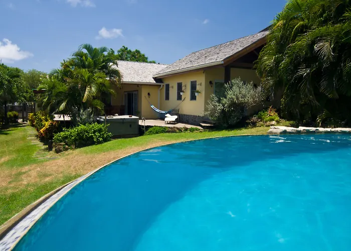 Maca Bana Hotel St. George's