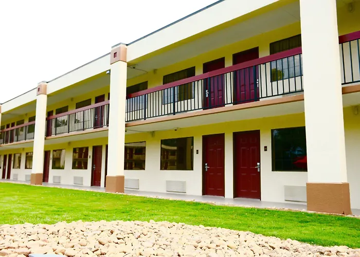 Red Roof Inn & Suites Commerce - Athens