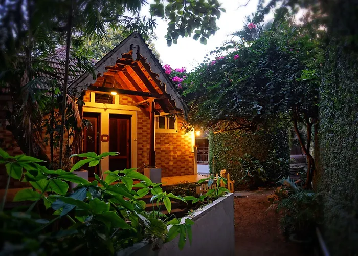 Ambadi Hotel Thekkady
