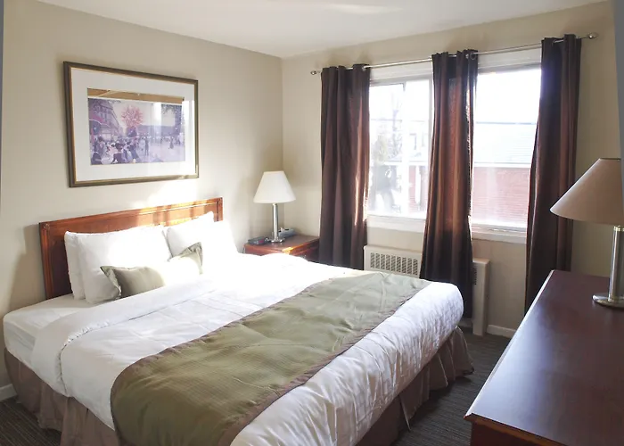 Beausejour Hotel Apartments/Hotel Dorval