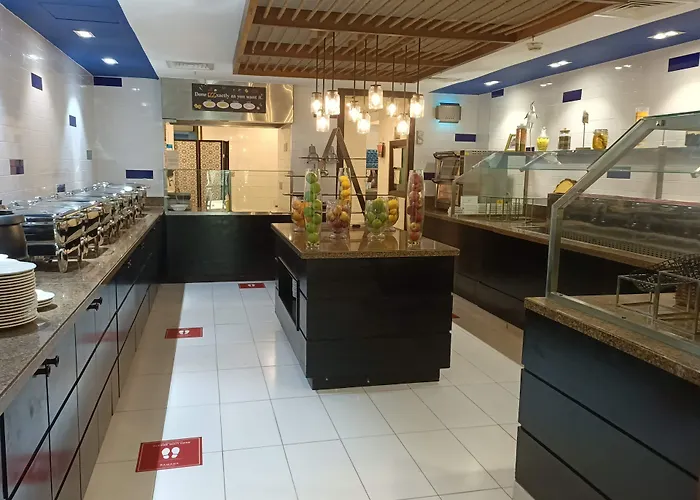 Ramada By Wyndham Downtown Dubai Aparthotel