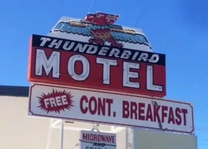 Thunderbird Motel Bishop