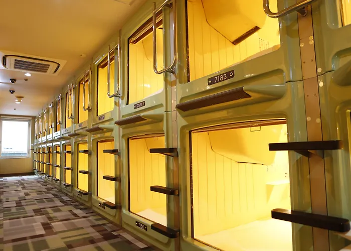 Shinjuku Kuyakusho-Mae Capsule Hotel Tōkyō