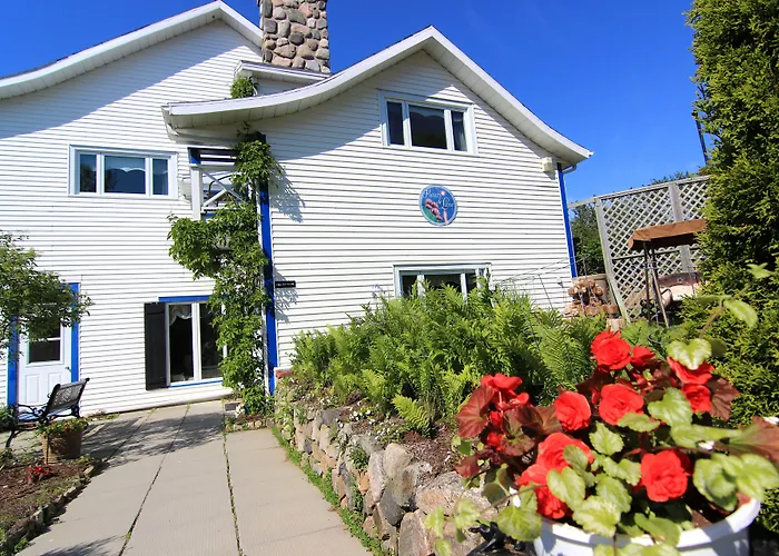 Auberge Fleurs De Lune La Malbaie