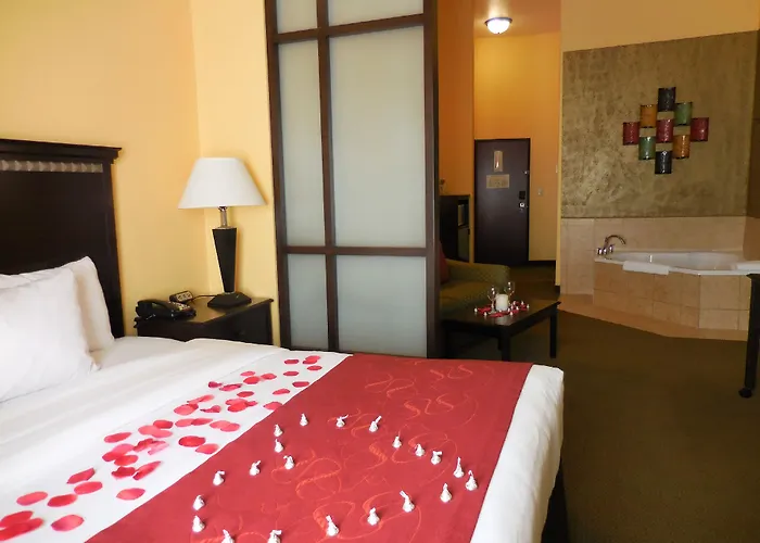 Comfort Suites Palestine