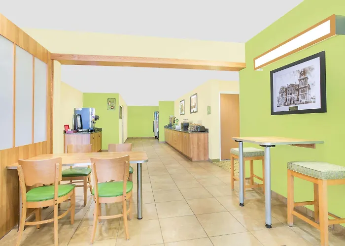Microtel Inn & Suites By Wyndham Tuscumbia/Muscle Shoals