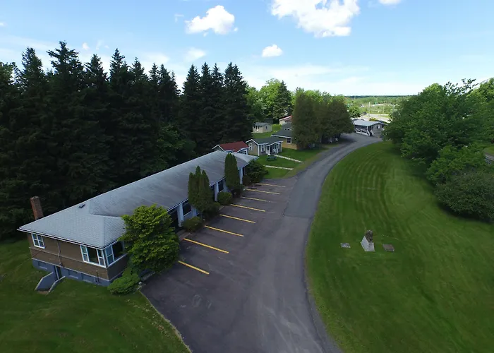 The Lionstone Inn Motel And Cottages Pictou