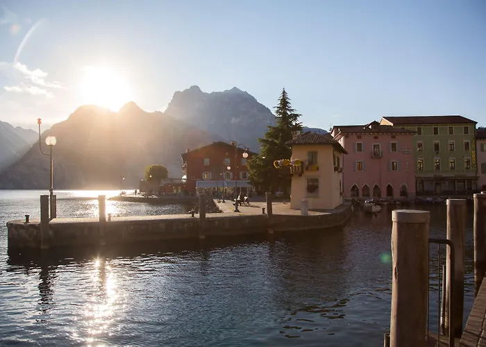 Hotel Lago Di Garda Nago