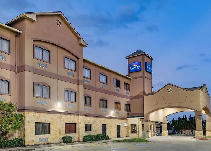Baymont By Wyndham Cuero Hotel
