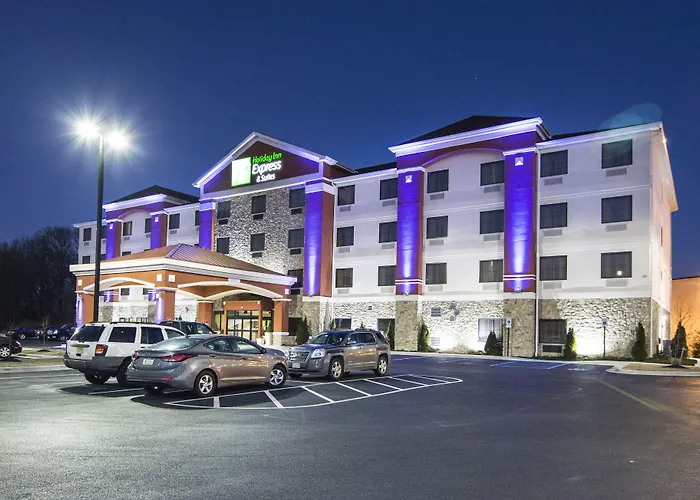 Holiday Inn Express & Suites Elkton - University Area By Ihg